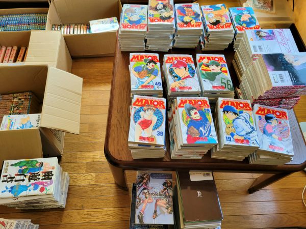 飯塚市にて、漫画本セット・ゲームソフト・DVD・ゲーム攻略本などを出張買取。