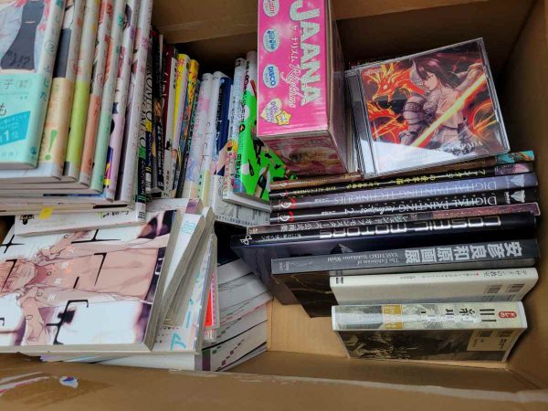博多区にて、アニメ画集・クリエイティブ系専門書・ＢLなどを出張買取しました。