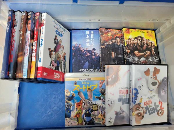 福岡市東区と筑紫野市にて、DVD・特攻の拓などのマンガ本セットなどを出張買取しました。