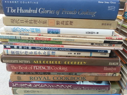筑紫野市から料理専門書などをお持ち込み下さりました。フランス料理/西洋料理