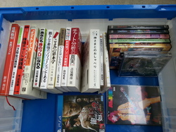 福岡市博多区にて投資本、まんが本、PS4ソフト、DVD、ゲームミュージックCDなどの買取