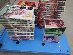 博多区にお住まいの方から、DVD-BOXと完全版コミックセットを買取させて頂きました。