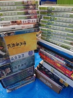 北九州市小倉北区にて、書籍/画集/漫画本/DVD/CD/ゲームを大量買取しました。