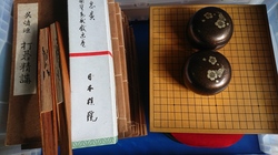 博多区と粕屋郡須惠町にて、ビジネス書・囲碁の本や碁盤などを出張買取しました。