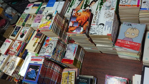 太宰府市にて、活字単行本や漫画本セットなど古本出張買取しました。サムネイル