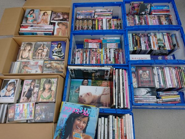 糸島市にてDVD、ブルーレイ、トラック野郎や落語などのDVD-BOX、写真集を出張買取サムネイル