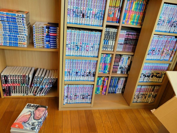 飯塚市にて、漫画本セット・ゲームソフト・DVD・ゲーム攻略本などを出張買取。サムネイル
